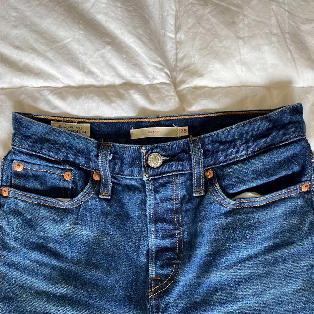 Levi’s Wedgie Straight Jeans Size 25